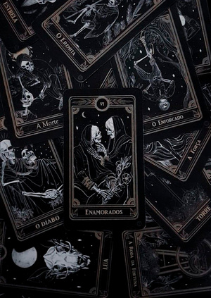 Карты Таро — от игры к гаданию и обратно