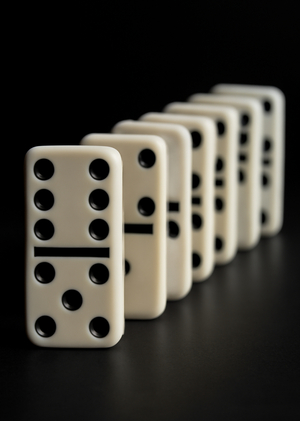 «Домино» как отражение концепций судьбы и случайности в жизни человека