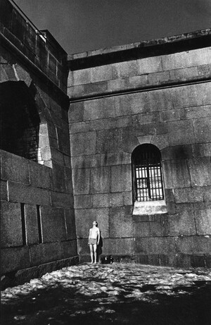 Бытовой жанр в работах ленинградских неофициальных фотографов 1980-х годов