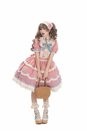 Лолиты и Гяру: противопоставление двух японских молодёжных субкультур