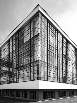 "Стеклянная архитектура" между свободой и контролем