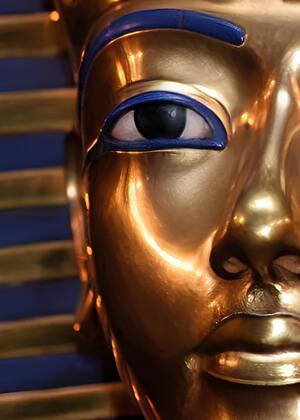 Ультрамарин и золото: сакральная цветовая символика