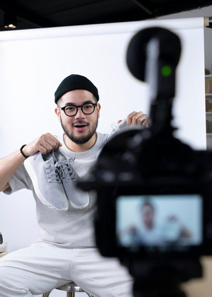 Скрытая интеграция: как нативная реклама имитирует контент в цифровой среде