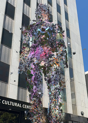 От плоти к пикселям: женское тело в медиапаутине