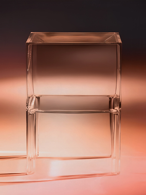 Kartell: роль «премиального пластика» в философии бренда