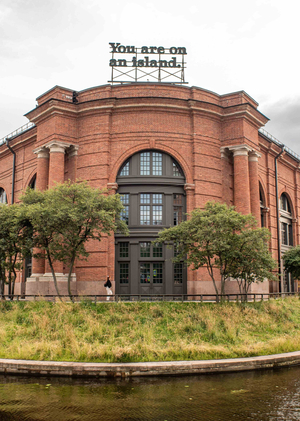 Редизайн памяти: как айдентика переписывает историю Петербурга