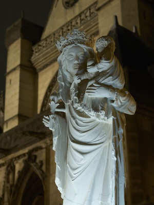 Образ Девы Марии в готической скульптуре