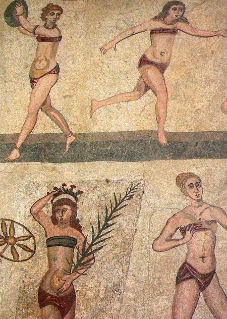 Эволюция покроя и материалов нижнего белья со времен древнего Риме 