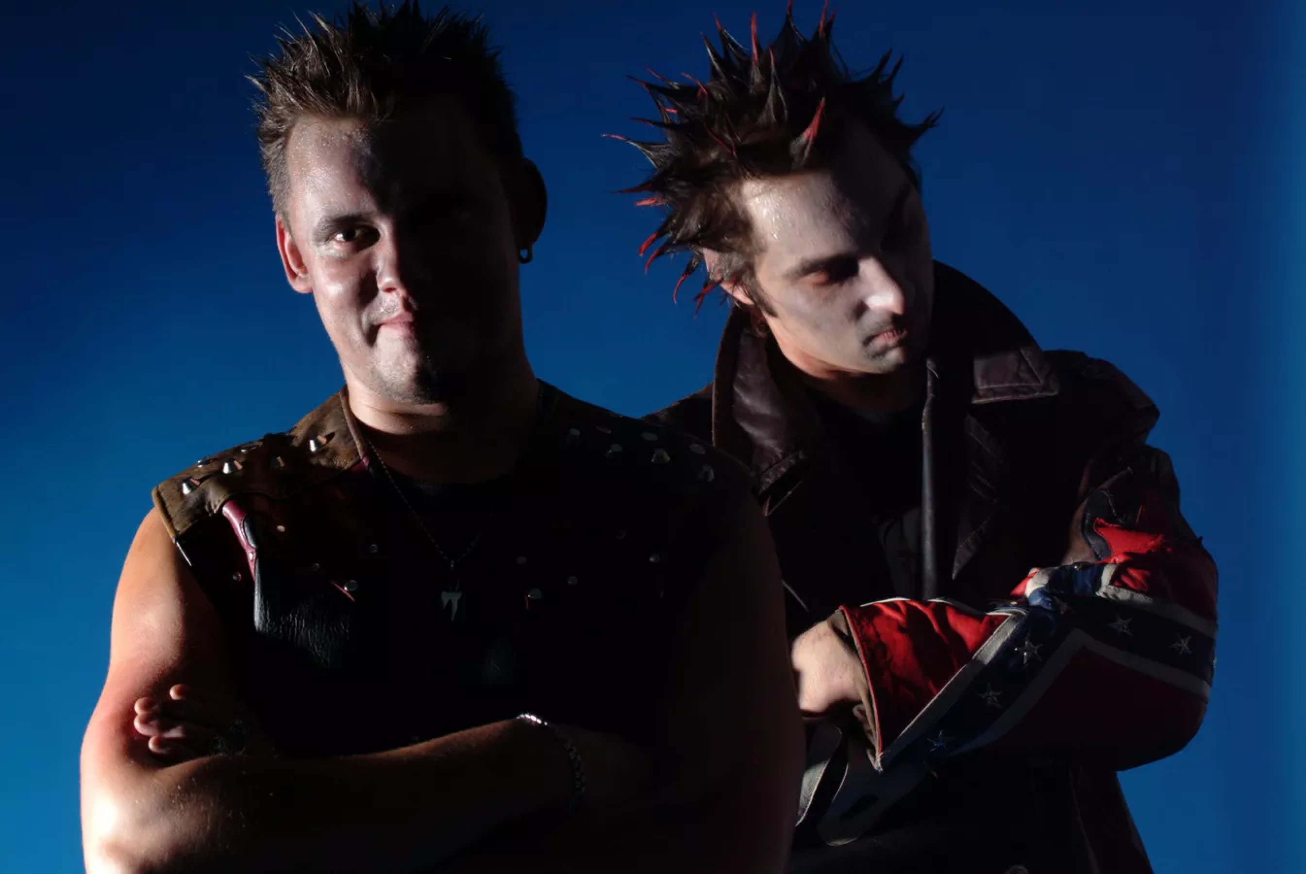 Киш обложка. Наклейки король и шут. Король и шут 1997. Король и шут горшок и князь. Король и шки.