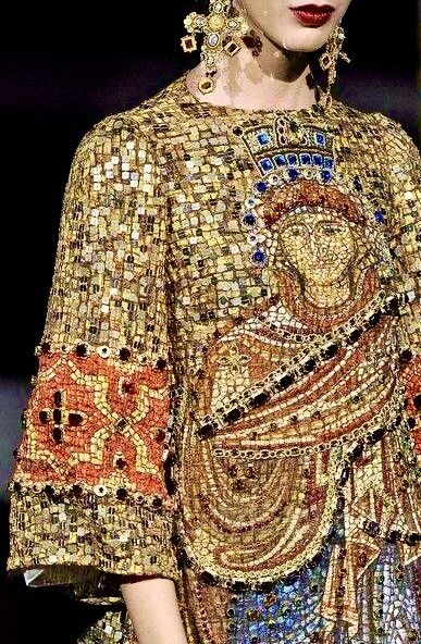 «Византия на подиуме: влияние византийской роскоши на современную моду»