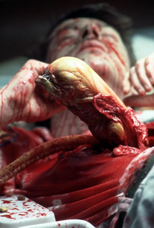 Чужой внутри: Эволюция паразита как визуальной метафоры ужаса в кино