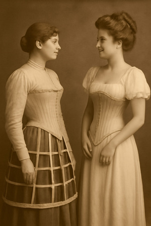 Скованные в корсете: идеалы женского тела в Европе XIX века