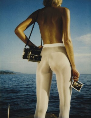 Вторая кожа: как колготки создают новый образ тела в кадре