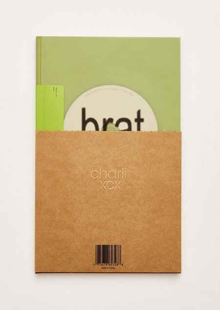 Фотокнига как инструмент сторителлинга в музыкальной индустрии