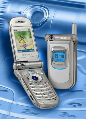 Эволюция дизайна мобильных телефонов-раскладушек