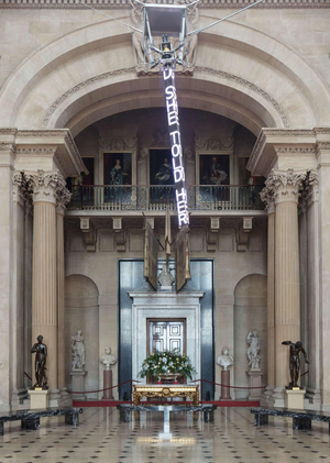 Дженни Холцер. Текст против забвения