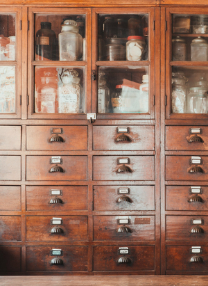 От массивного комода к встроенным системам хранения: как исчезновен мебел