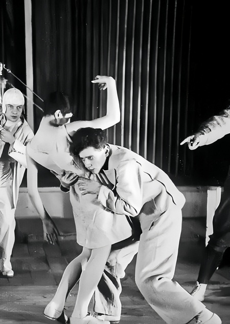 Сцена как машина