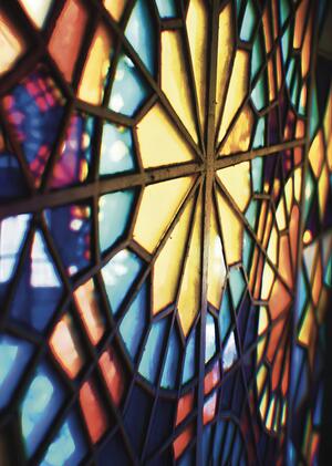 Сравнительный анализ витражей в мечети Насир аль-Мульк и Голубой мечети