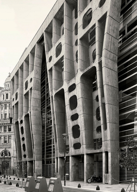 Желание сокрушить несокрушимое – как брутализм возмущает и внушает мощь