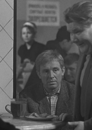 Маленький человек в типовой среде: визуальный мир Эльдара Рязанова