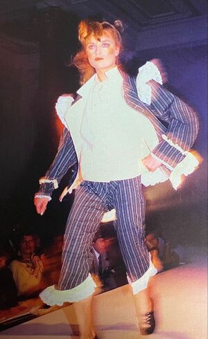 Два силуэта: New Look Кристиана Диора и панк Вивьен Вествуд 