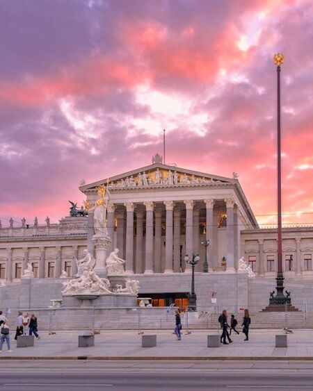 Стиль неогрек. Степень точности в подражании прототипу