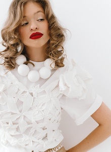 Декабрь в деталях: как молодые бренды одежды создают праздничное настроение