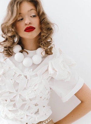 Декабрь в деталях: как молодые бренды одежды создают праздничное настроение