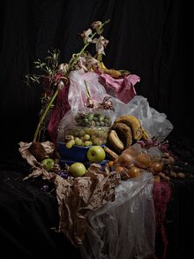 Феномен гиперпотребления в практиках российских художников в 2020-е