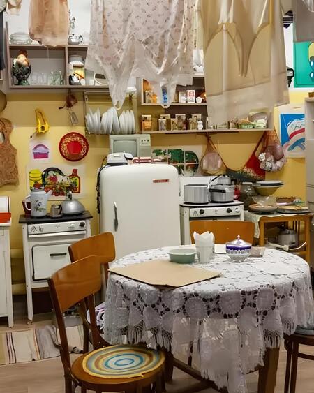 Контркоммунальное искусство - поиск новых художественных форм.