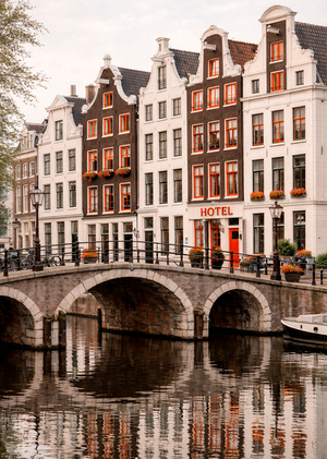 Анализ Airbnb Амстердама