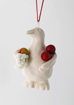 Оживший новогодний стол