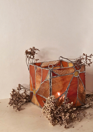 Витраж «Цветок света» и «Тайна третьей планеты»