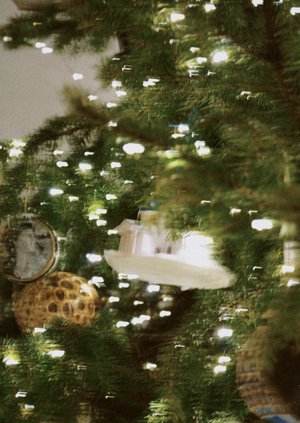 МЕЖДУ ОГНЯМИ I ИСКУССТВО ВЗРОСЛЫХ, ГЛАЗАМИ ДЕТЕЙ