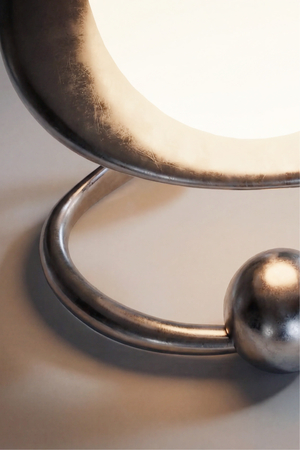 Equiva — настольный светильник