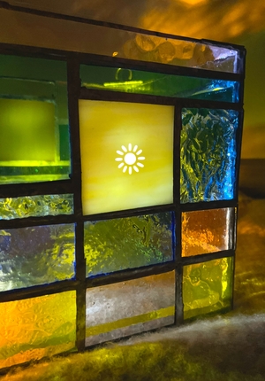 Витраж «Пляж» и «Пиксельный улов»