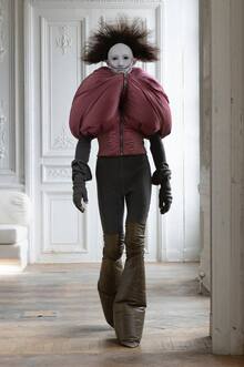 Анализ SSENSE Fashion Dataset