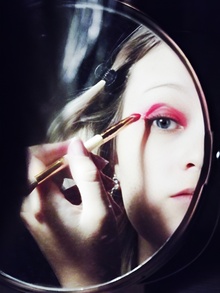Between the mirror