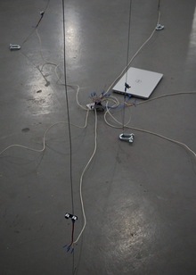 Координата x: техническая реализация инсталляции.