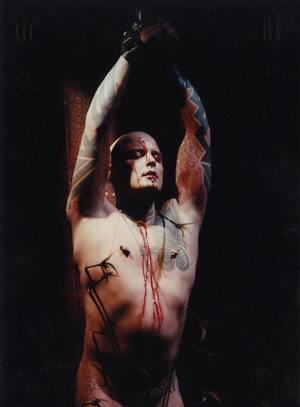 Насилие в перформативном искусстве. Политический жест и репрезентация.