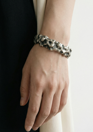 Коллекция браслетов инструментами ИИ