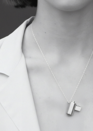 Коллекция подвесок к выставке интуитивной фотографии