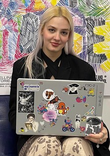 Стикеры на ноутбуках как способ самовыражения Стикеры на ноутбуках как способ самовыражения