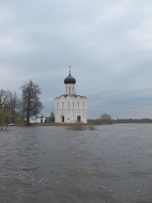 С храма начинается город на Руси