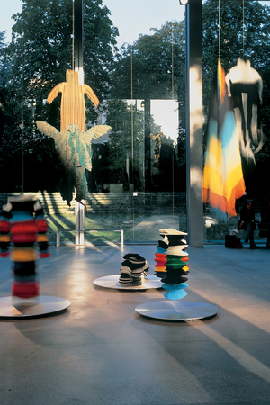 Иссей Миякэ Выставка «Making Things», 1998
