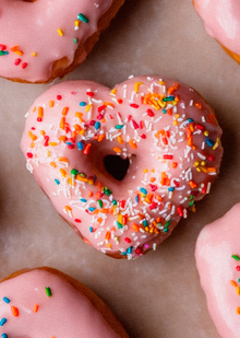 A&nbsp;Photo of&nbsp;Donut: дообучение SDXL на&nbsp;пончиках