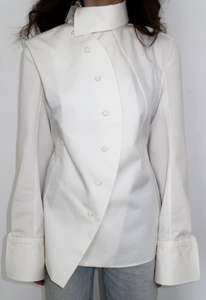 WHITE SHIRT