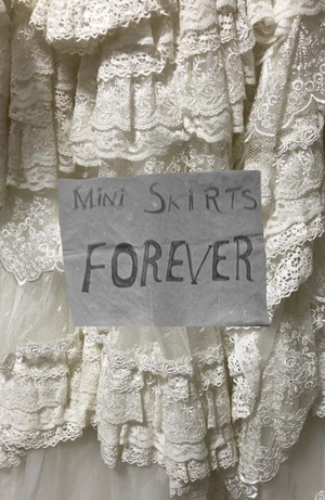 mini skirt 