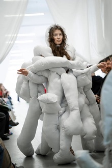 WHITE SHOW WHITE SHOW